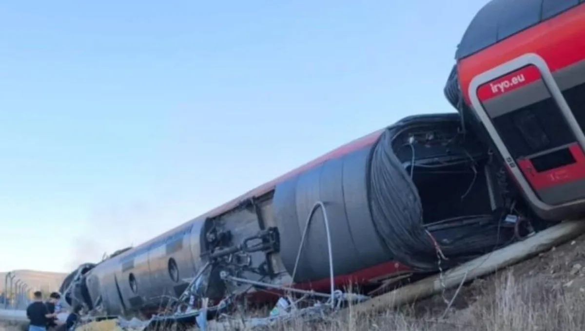 İspanya tren kazasında kaç kişi öldü?