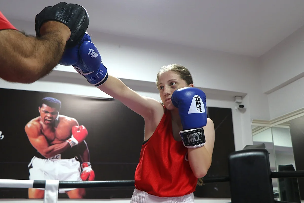 Samsunsporlu Ümmü Gülsüm Arlı, 14 yaşında Avrupa boks şampiyonu oldu