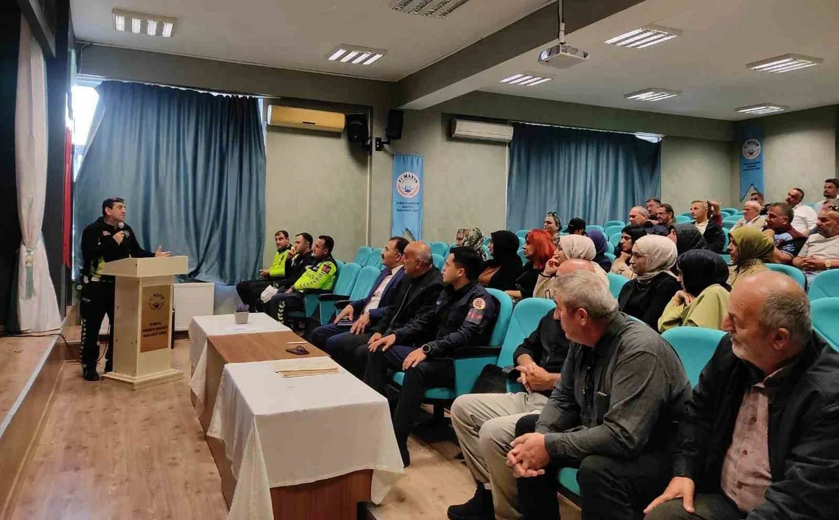 Samsun 19 Mayıs'ta 96 okul servis personeline güvenlik eğitimi verildi
