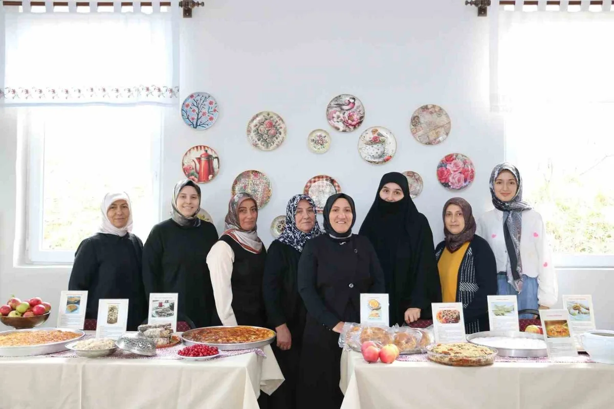 İl Tarım Müdürü, Dünya Gıda Günü'nde Erzincan'da kadın kooperatifini ziyaret etti