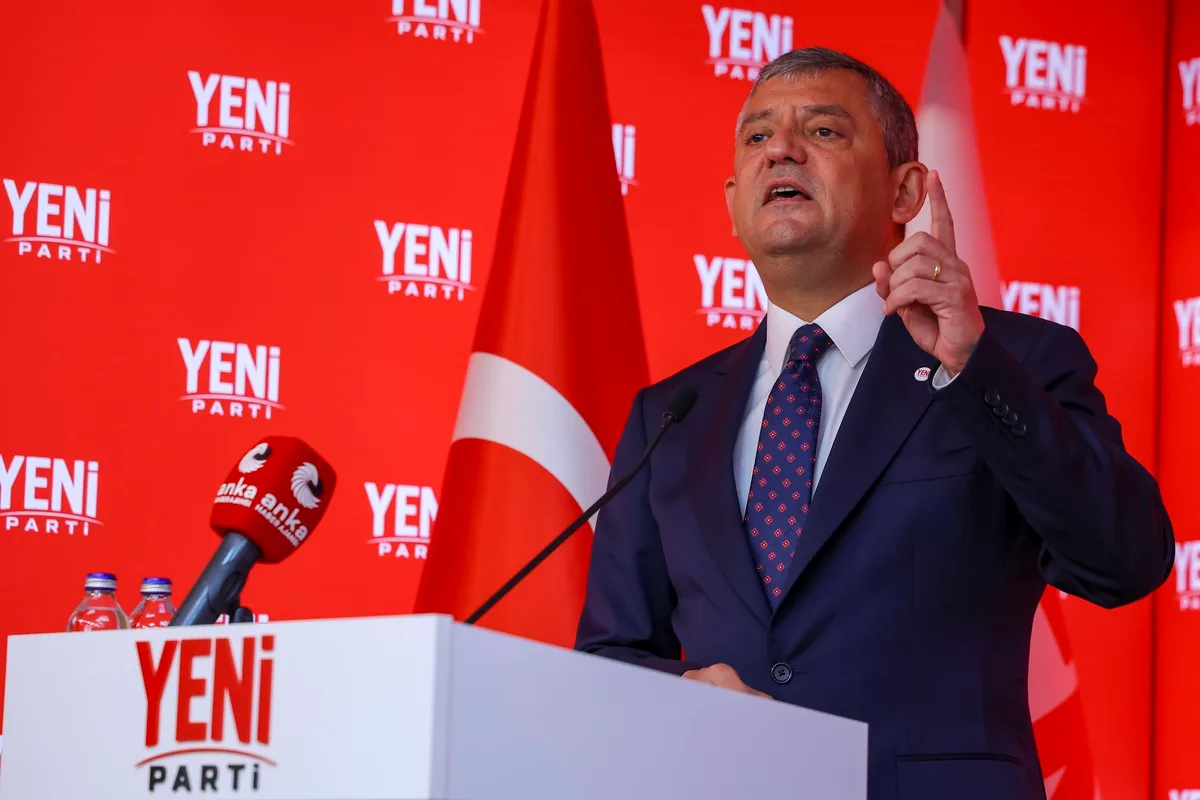 Özgür Özel 114 milyar dolarlık fon kaybının mağdurunu 86 milyon gösterdi