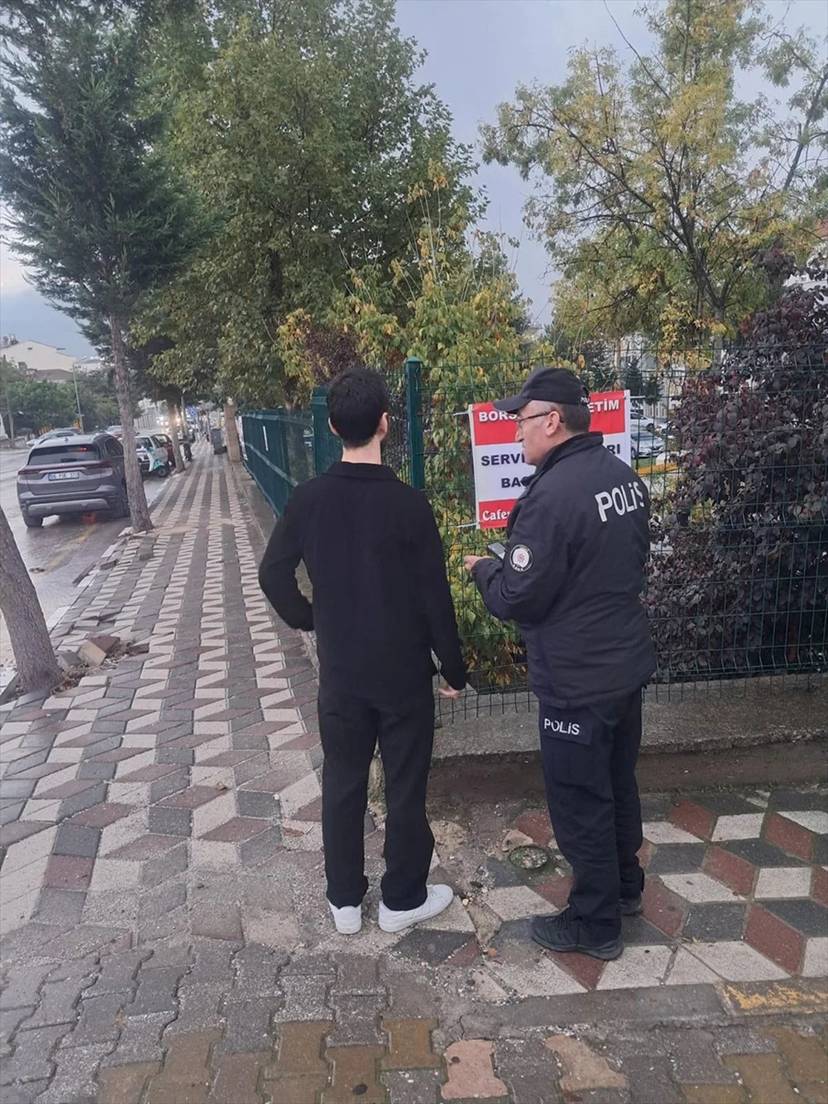 Tokat'ta polis okul çevreleri ve servis araçlarında denetimleri aralıksız sürdürüyor
