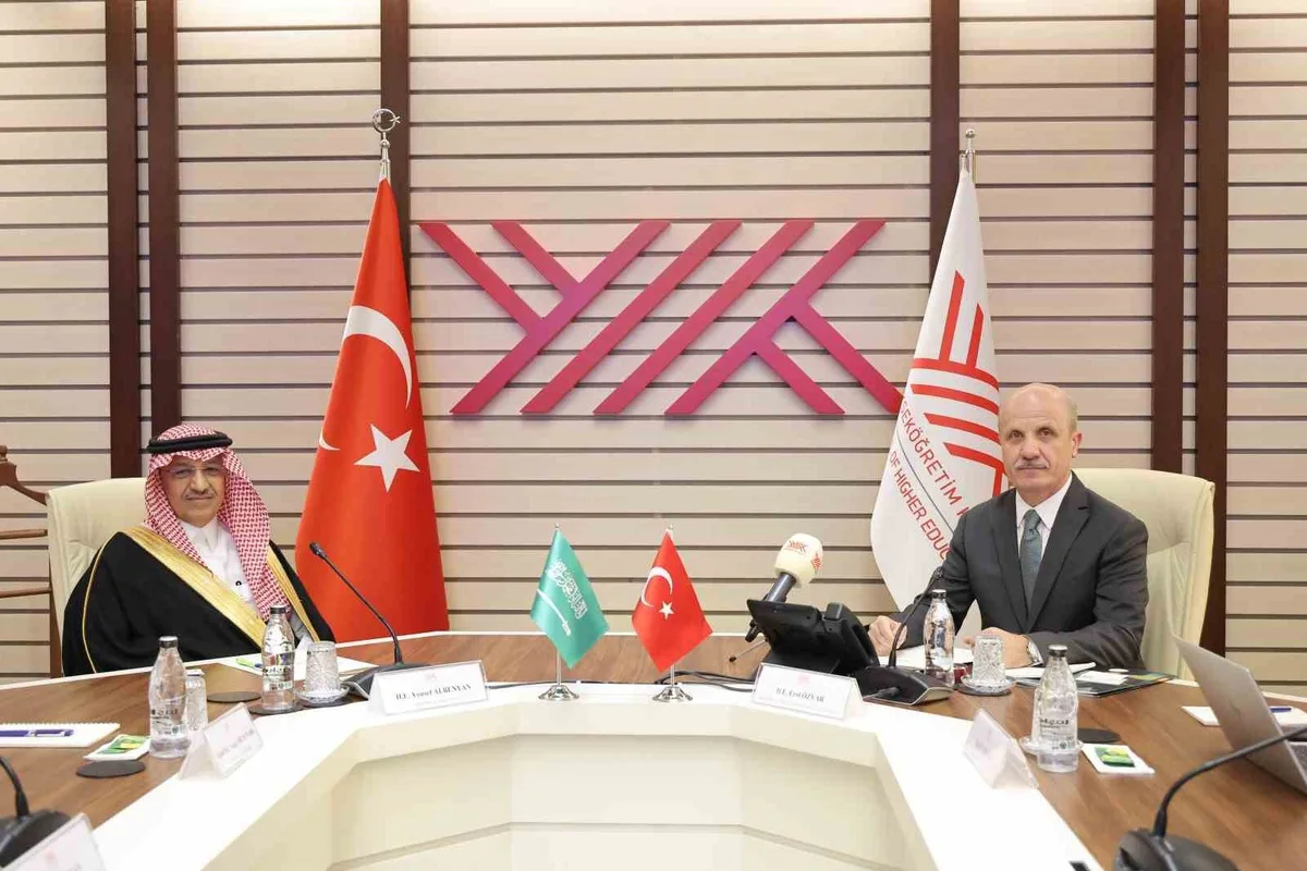 Suudi Arabistan Eğitim Bakanı, 14 yıl aradan sonra YÖK'te mesleki eğitimi görüştü