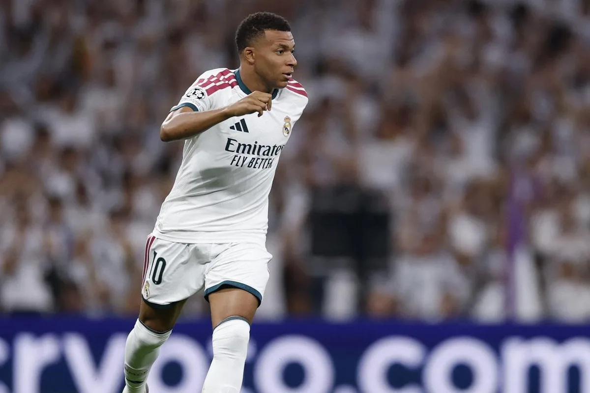 Kriz büyüyor: Mbappe'nin şimdi de formalarını yaktılar