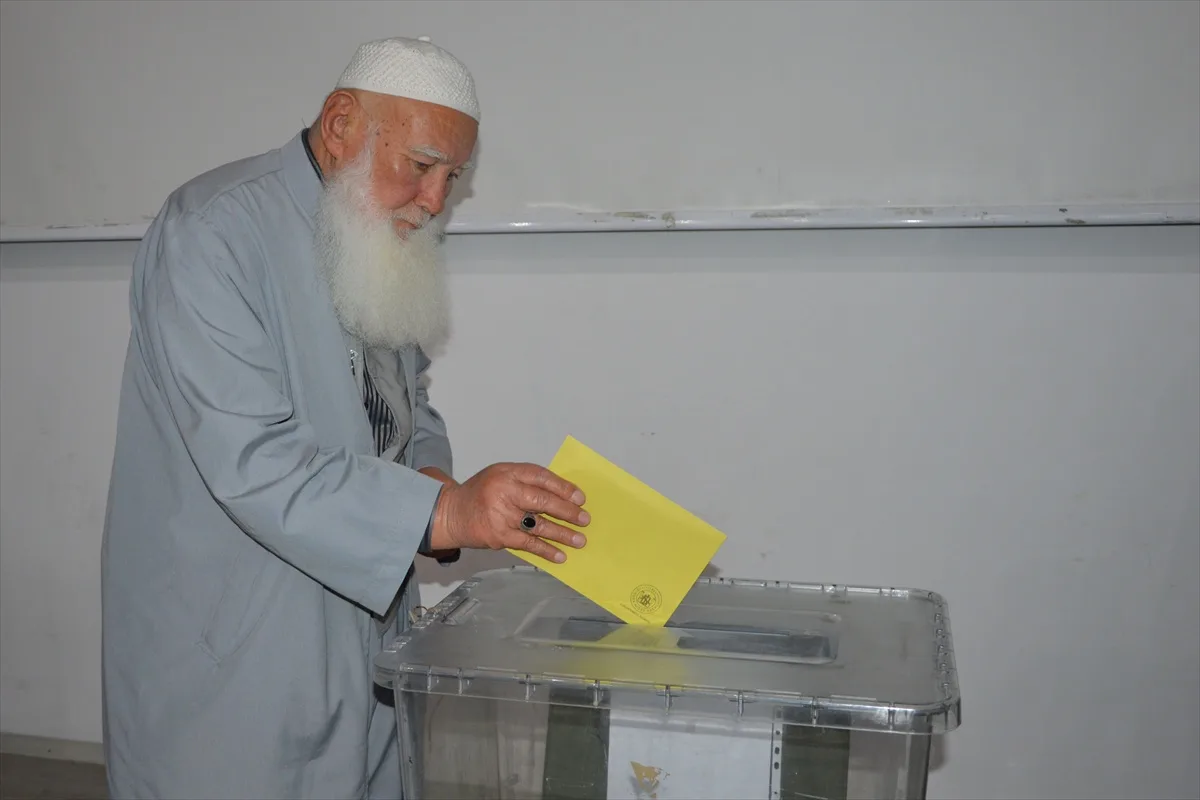 Saadet Partisi Havza İlçe Kongresi'nde Saffet Ergin tüm oylarla başkan seçildi
