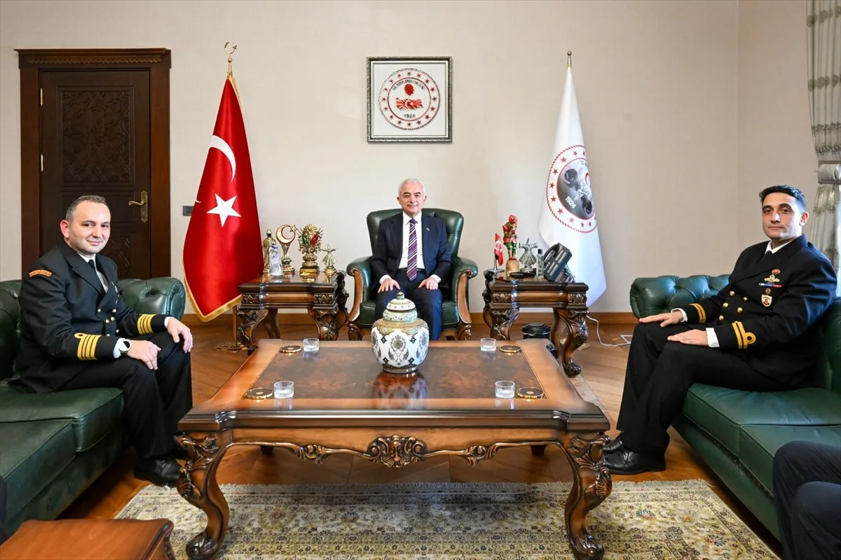 Kırklareli Valisi, Sahil Güvenlik Kuzey Marmara Grup Komutanı Lafçı'yı kabul etti