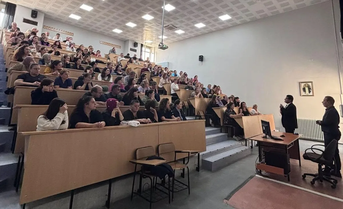 TÜ hastane personeline 8 oturumluk iletişim ve beden dili eğitimi verildi