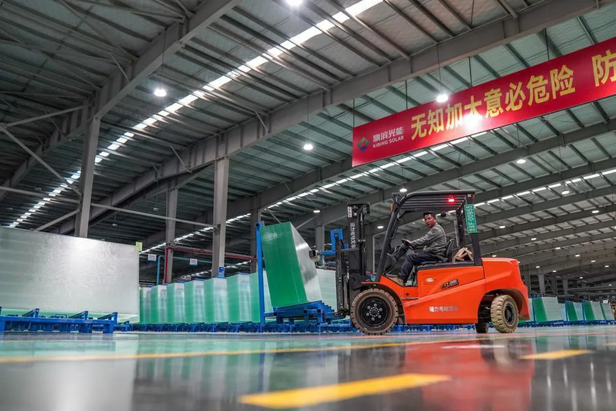 Yunnan'daki Zhaotong kenti silisyumla fotovoltaik cam üretiminde öne çıkıyor