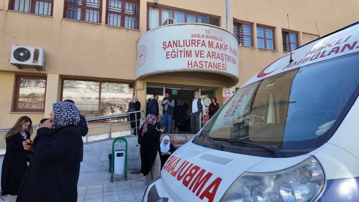 Şanlıurfa'da yaprak sarması yiyen 12 öğrenci zehirlenme şüphesiyle hastanelik oldu