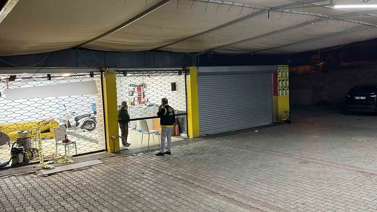 Alanya'da oto yıkamacıdaki tartışmada silahla vurulan 1 kişi öldü, 2 kişi yaralandı