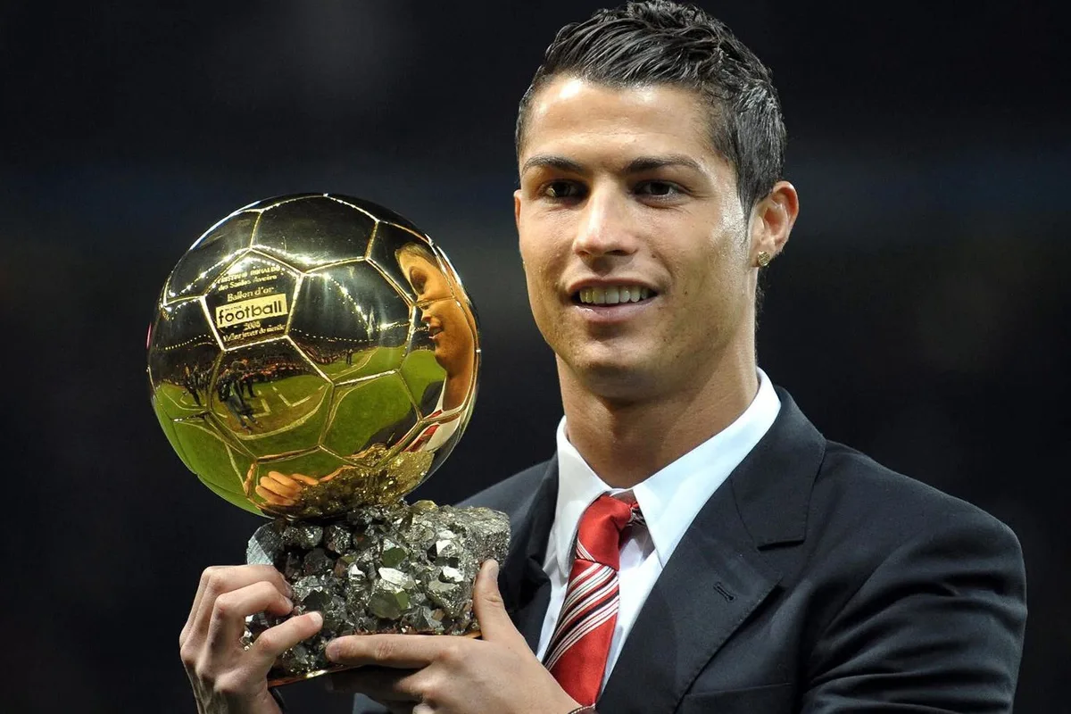 Cristiano Ronaldo'ya tarihi ödül! En iyisi seçildi
