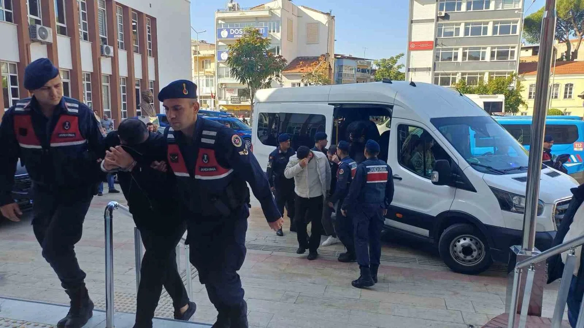 Aydın'da uyuşturucu operasyonunda gözaltına alınan 71 şüpheliden 3'ü tutuklandı