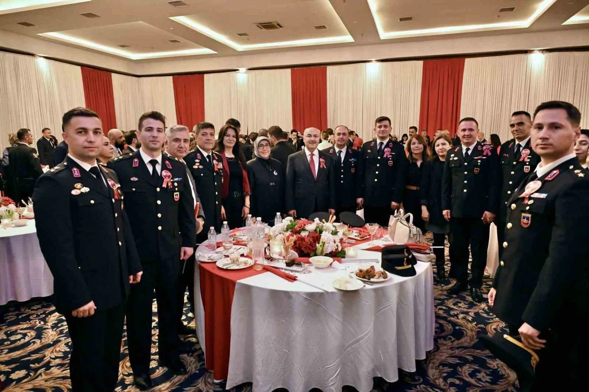 Vali Köşger; "İstikbalde daha iddialı bir Türkiye hedefiyle yürüyeceğiz"