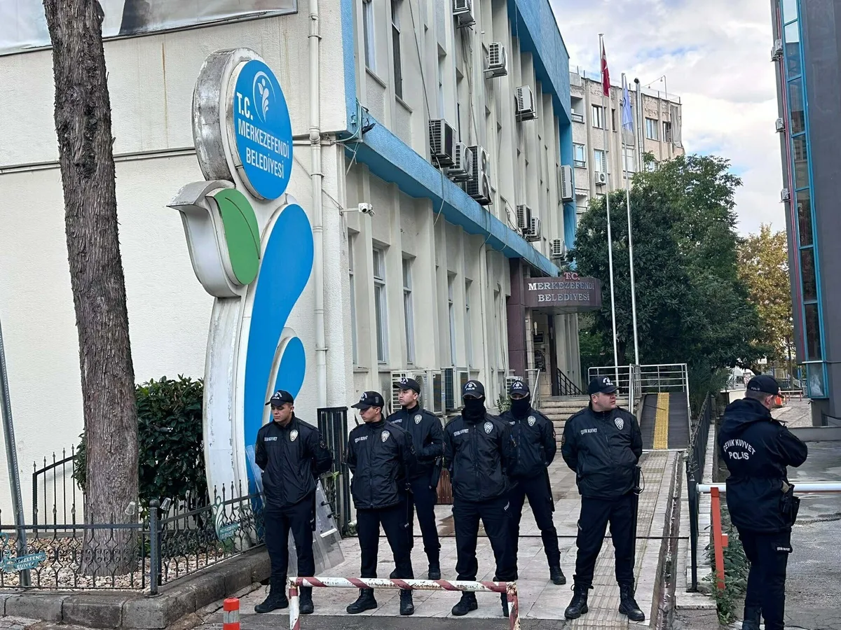 Denizli Merkezefendi Belediyesi operasyonunda 3 şüpheli adliyeye sevk edildi