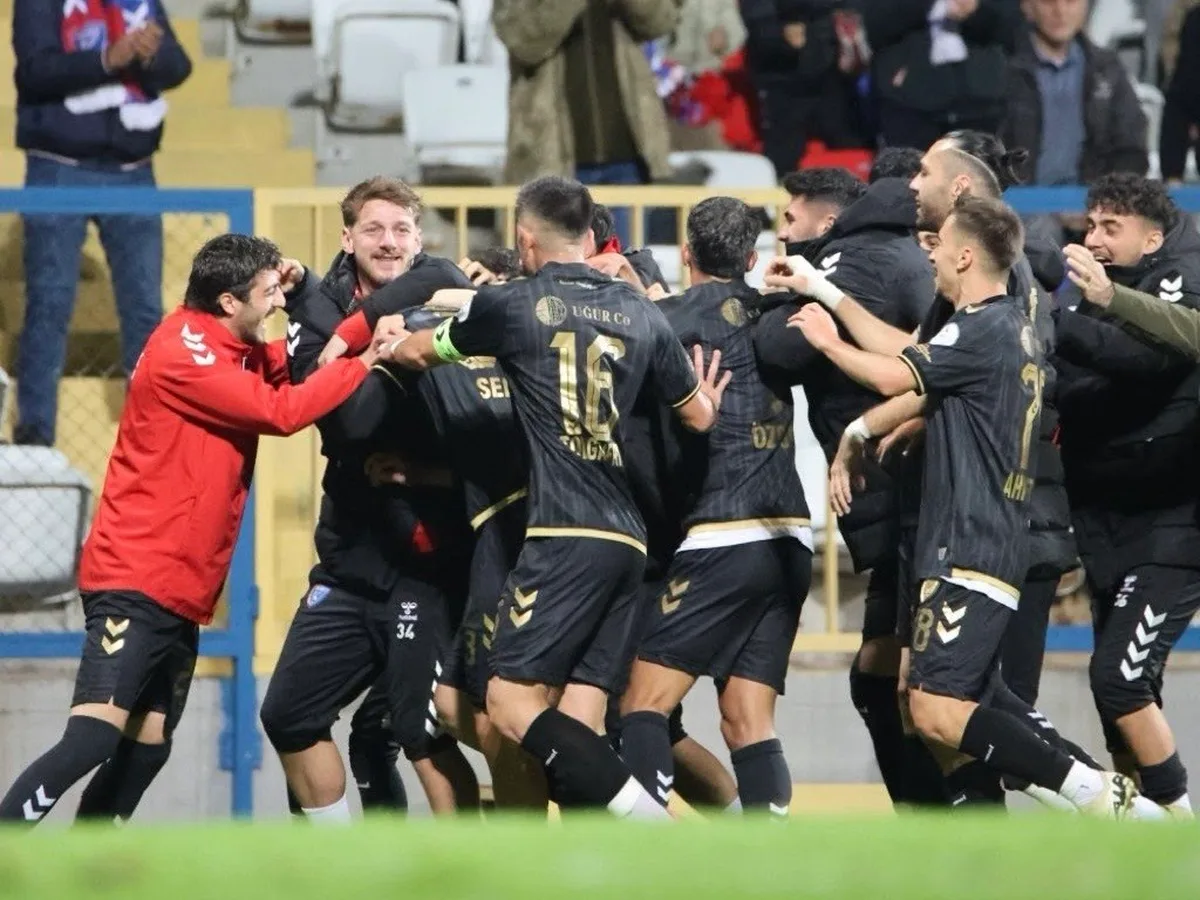 Karabük İdmanyurdu, Silivrispor'u 1-0 yenerek evindeki ilk galibiyetini aldı