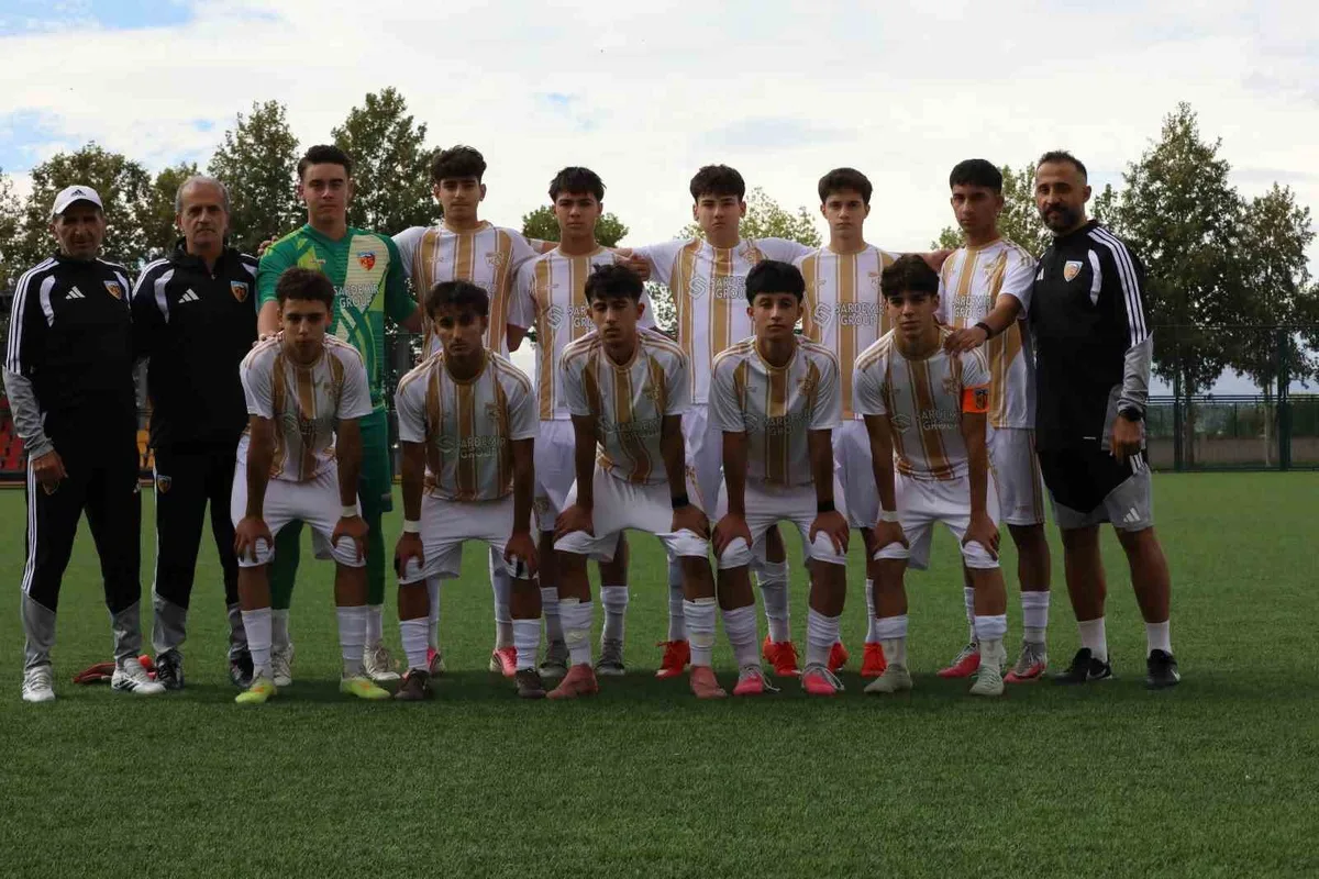 Kayserispor U16, Amatör Spor Vefa'yı 19-0 yenerek 3'te 3 yaptı