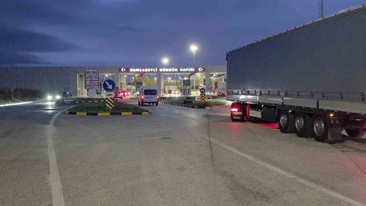 Hamzabeyli'de tır çıkışları 3 gün sonra yeniden başladı, sürücülere rahatlama sağladı