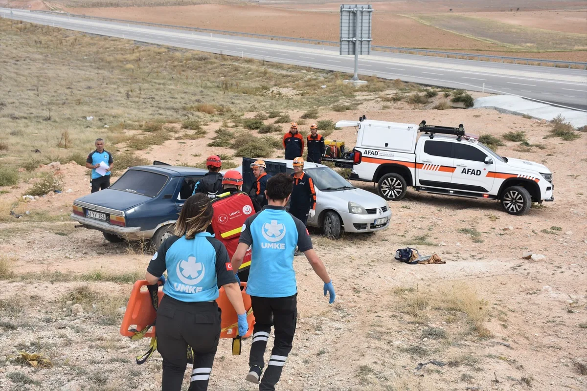 Karaman'da UMKE'nin çoklu yaralanmalı trafik kazası tatbikatına 45 personel katıldı