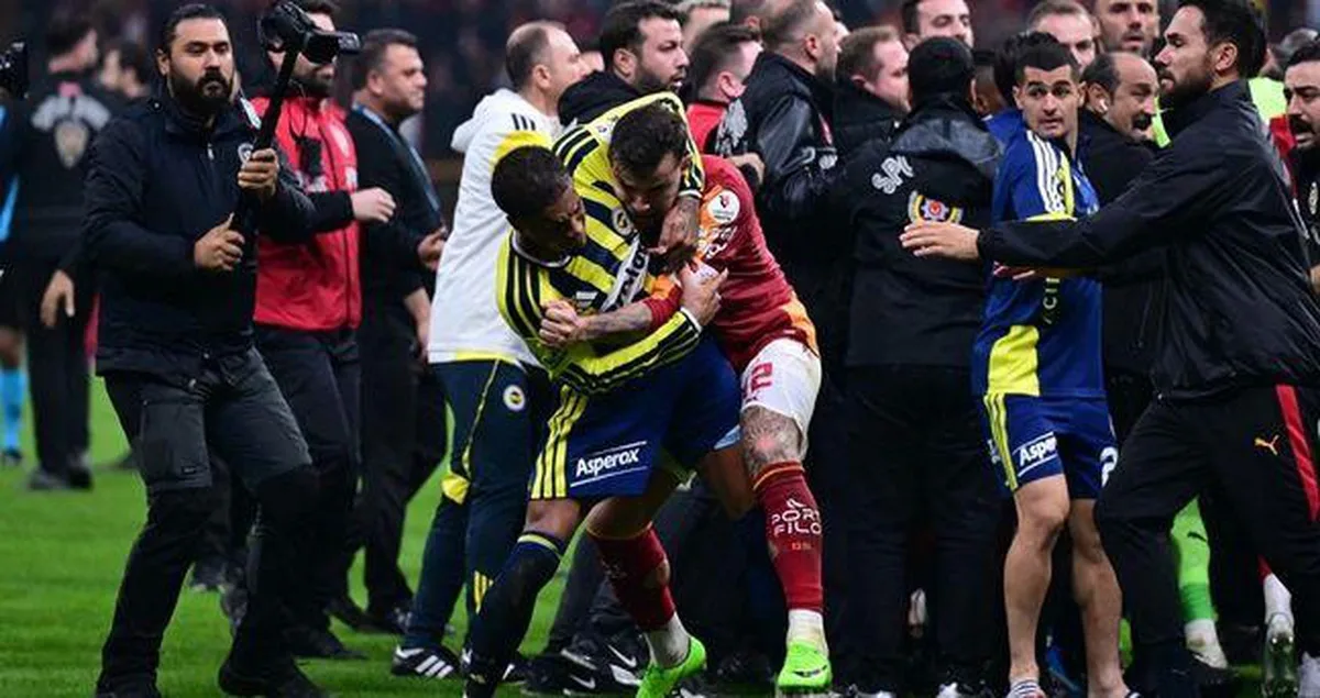 Archie Brown kaç maç ceza alacak? Archie Brown Göztepe maçında cezalı mı?