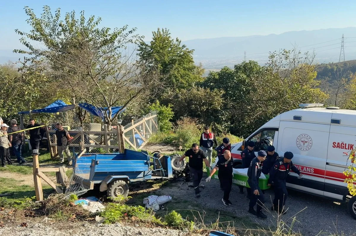 Düzce'de tarla yolunda devrilen patpatta Arife Aydoğan öldü, sürücü yaralandı