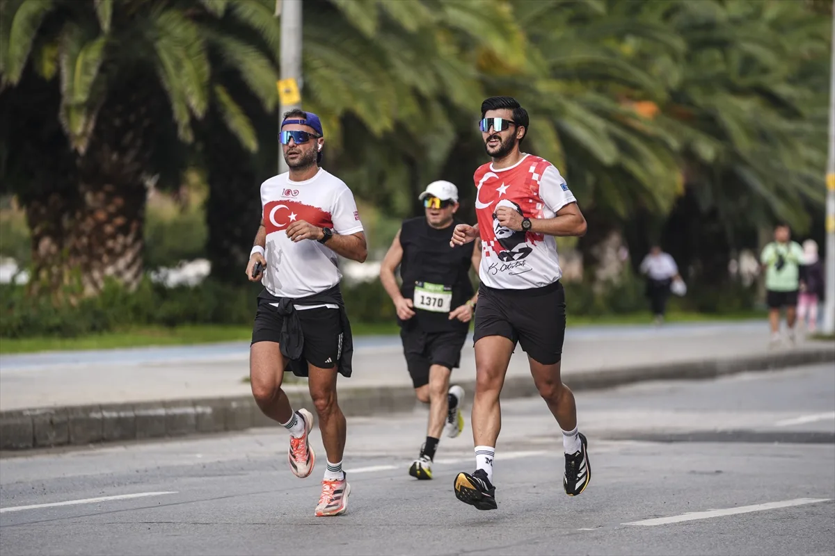 Kadıköy'de 10K Cumhuriyet Koşusu'na 3 bin 500 sporcu katıldı