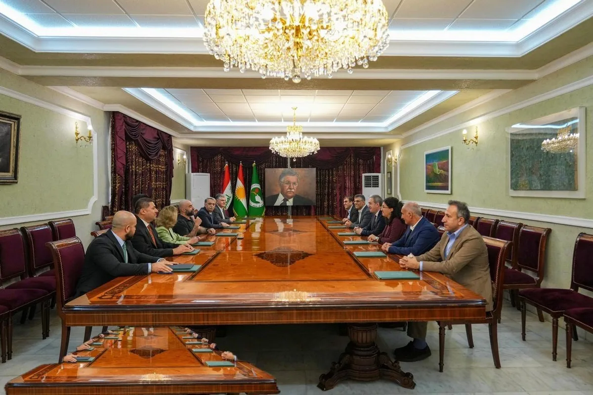 DEM Partili Bakırhan, YNK Genel Başkanı Talabani ile Süleymaniye'de görüştü