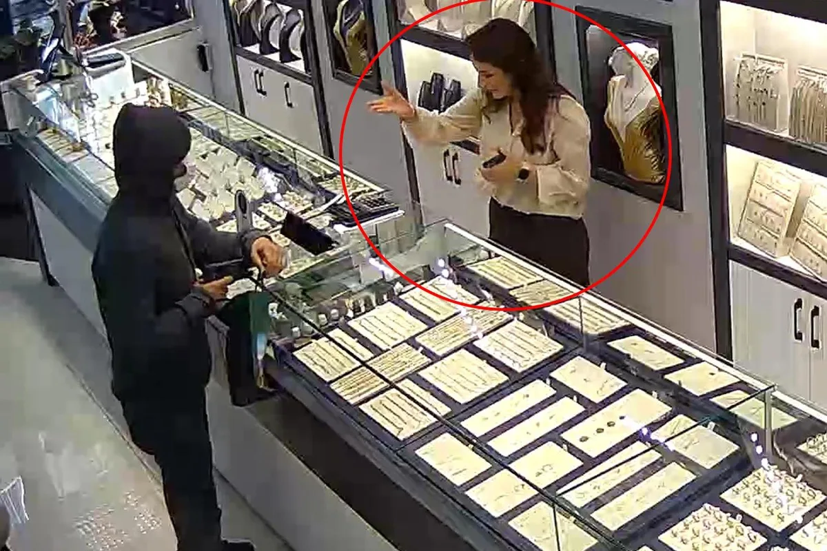 Tabancayı doğrultup "Bu bir soygundur" dedi, aldığı cevapla kaçtı