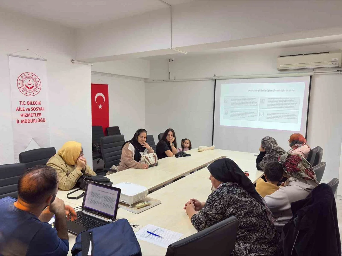 Bilecik'te Modüler Aile Eğitim Programı'nın 3. oturumu gerçekleştirildi