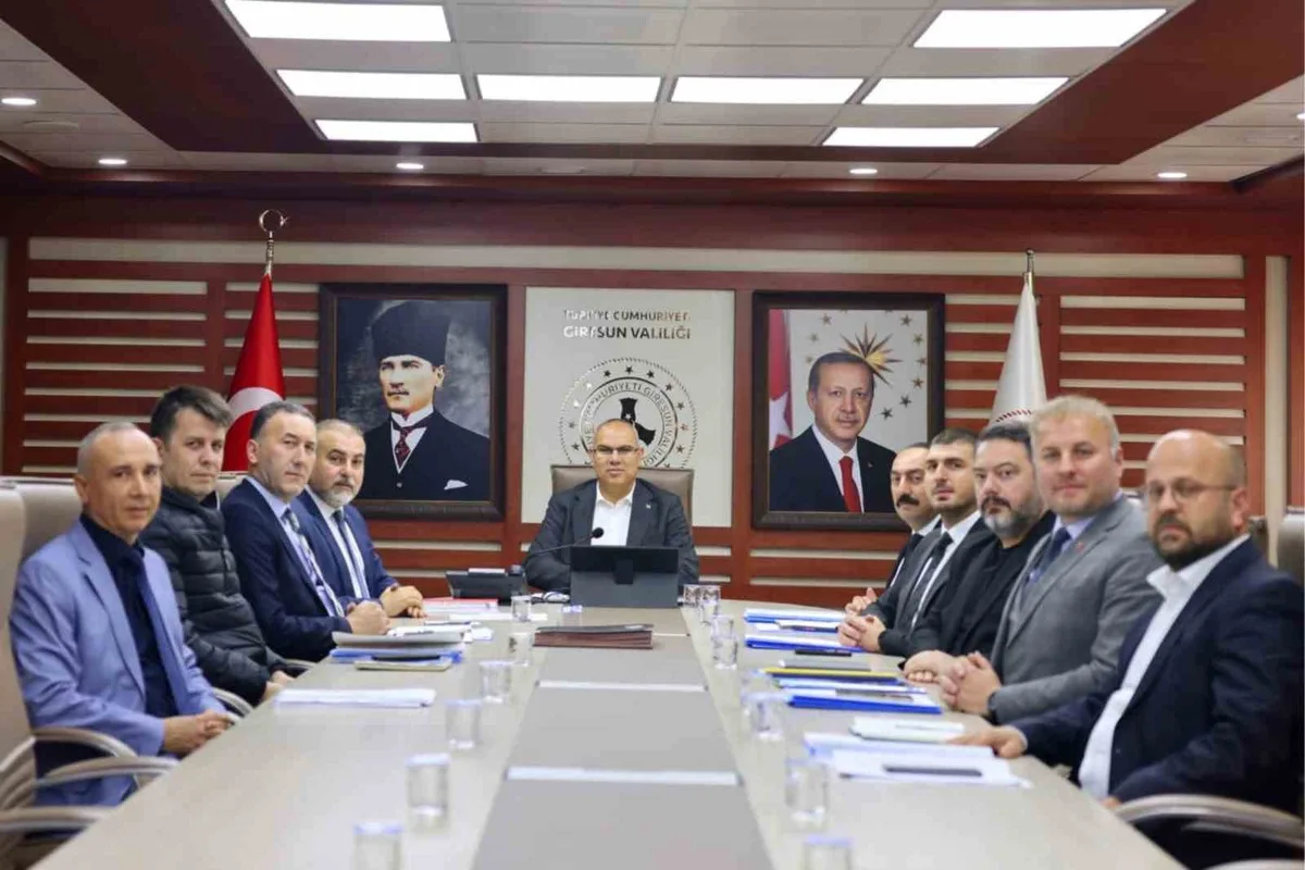 Giresun'da İl Özel İdaresi yatırımları Vali Koç başkanlığında değerlendirildi