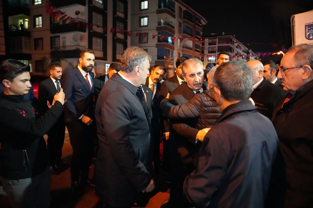 BBP Genel Başkanı Destici'den şehit polis memuru Türkoğlu'nun ailesine taziye ziyareti