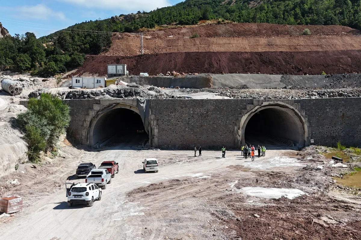 Sivas'ta Geminbeli Tüneli'nde sona gelindi, kasımda trafiğe açılacak