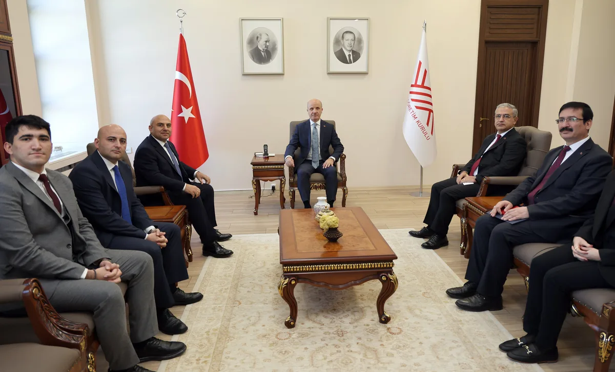 YÖK Başkanı Özvar, Azerbaycan Büyükelçisi Aslanov ile çift diploma konusunu görüştü