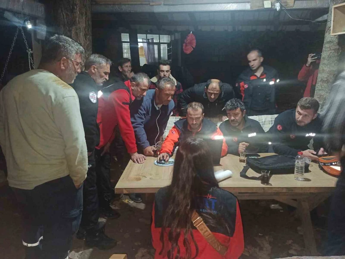 Sakarya Akyazı'da alzaymır hastası 78 yaşındaki kadını 200 kişilik ekip arıyor