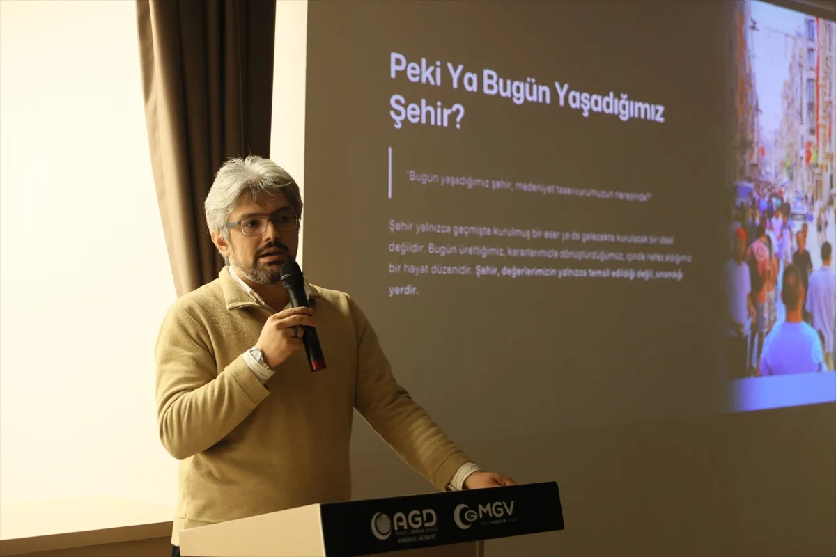 Dr. Çolak, AGD Edirne Şubesi seminerinde Edirne'yi 'serdar şehir' olarak nitelendirdi