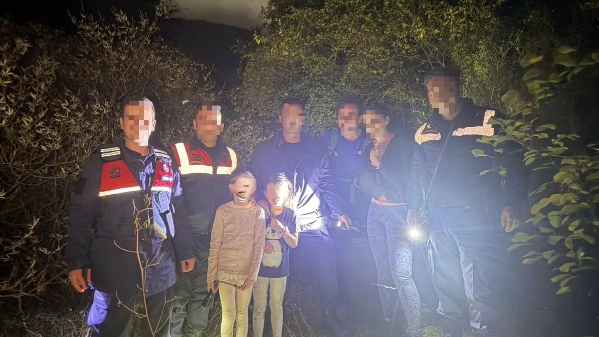 Jandarma, Kuşadası'da doğa gezisinde kaybolan 4 kişilik Alman aileyi gece buldu
