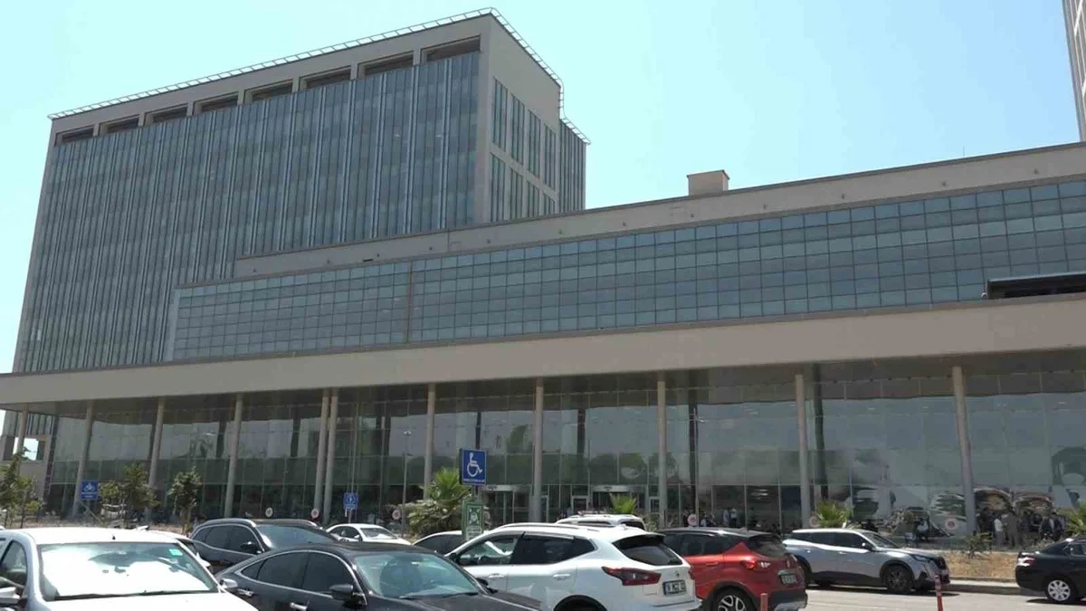 Bursa'daki imar davasında 6 sanık tahliye edildi, Bozbey tutuklu kaldı.
