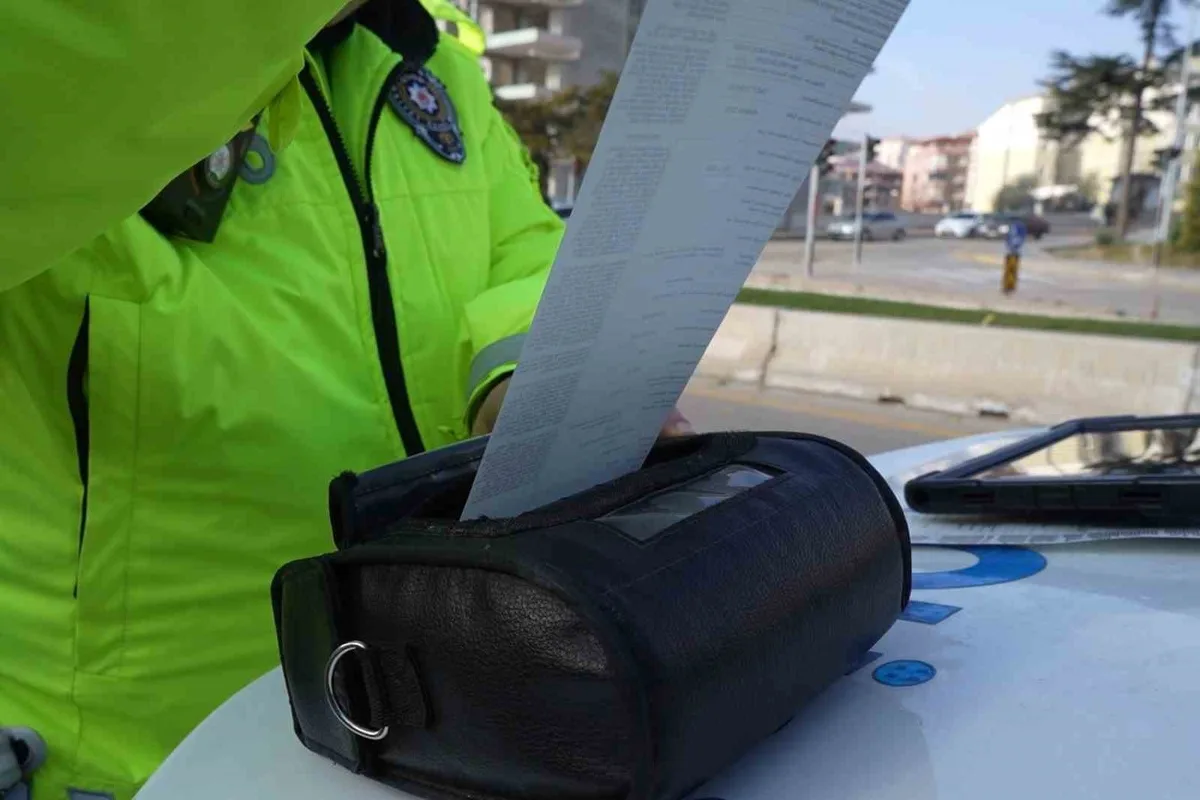 Kırıkkale'de sürücü yolcuyla yer değiştirdi, 240 bin lira ceza kesildi