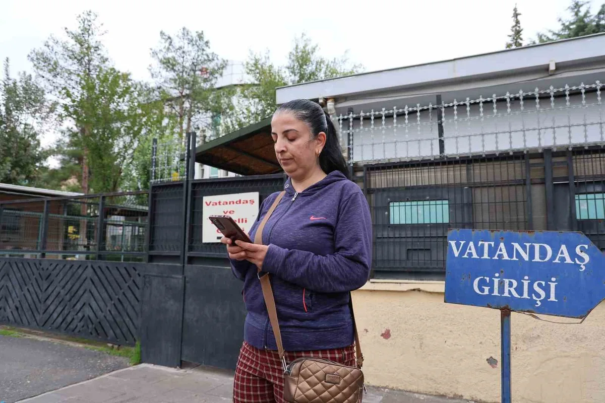 Diyarbakır'da sahte polisler 70 yaşındaki kadından 1 kilo 200 gram altın aldı