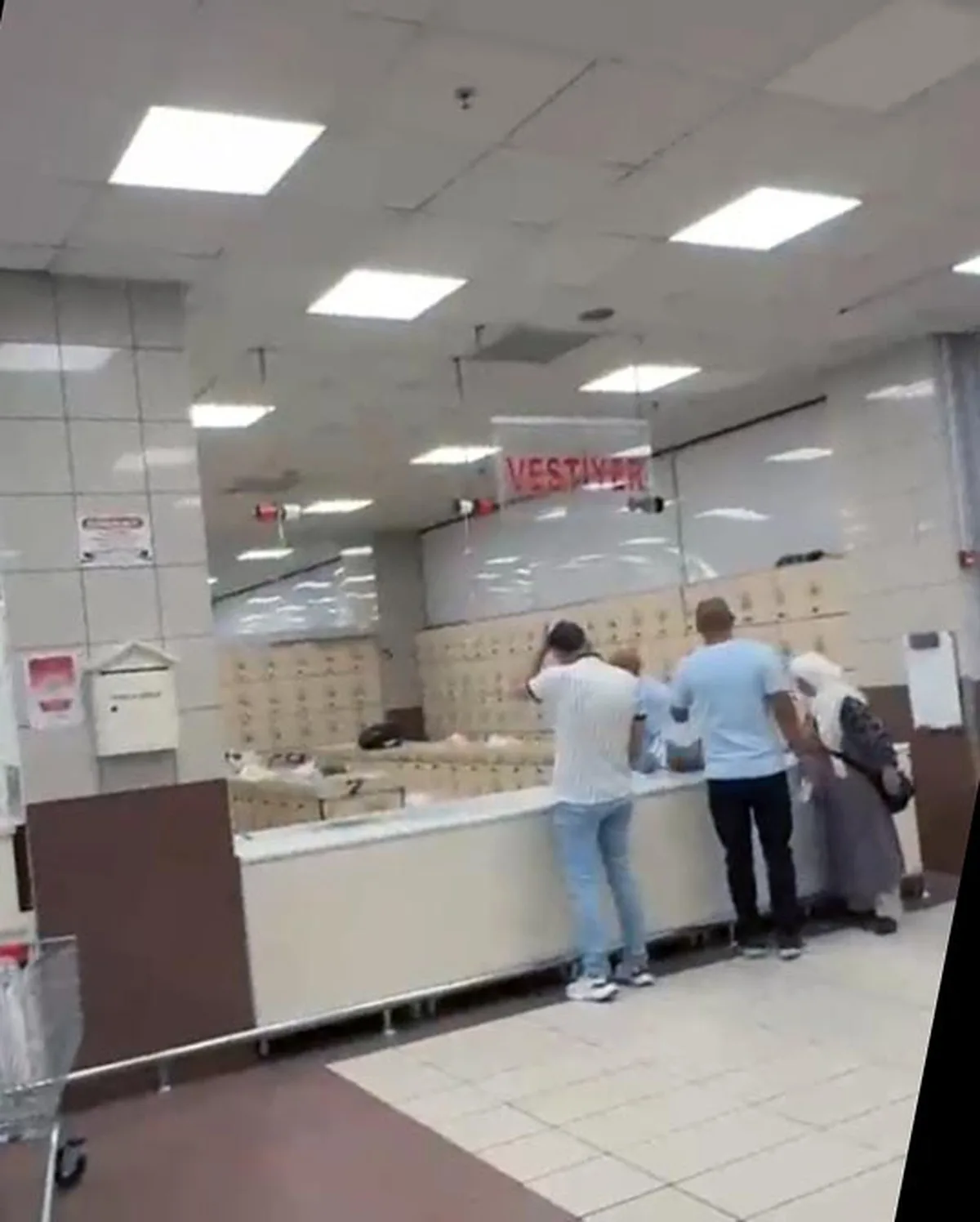 Sincan'da zincir markette çanta bantlama belediye tebligatıyla kaldırıldı