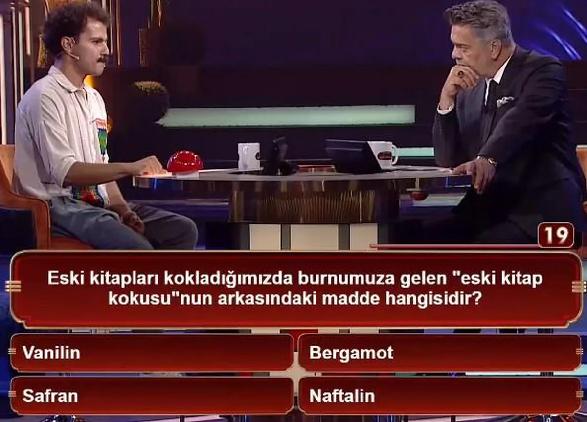 Eski kitapları kokladığımızda burnumuza gelen “eski kitap kokusu”nun arkasındaki madde hangisidir?