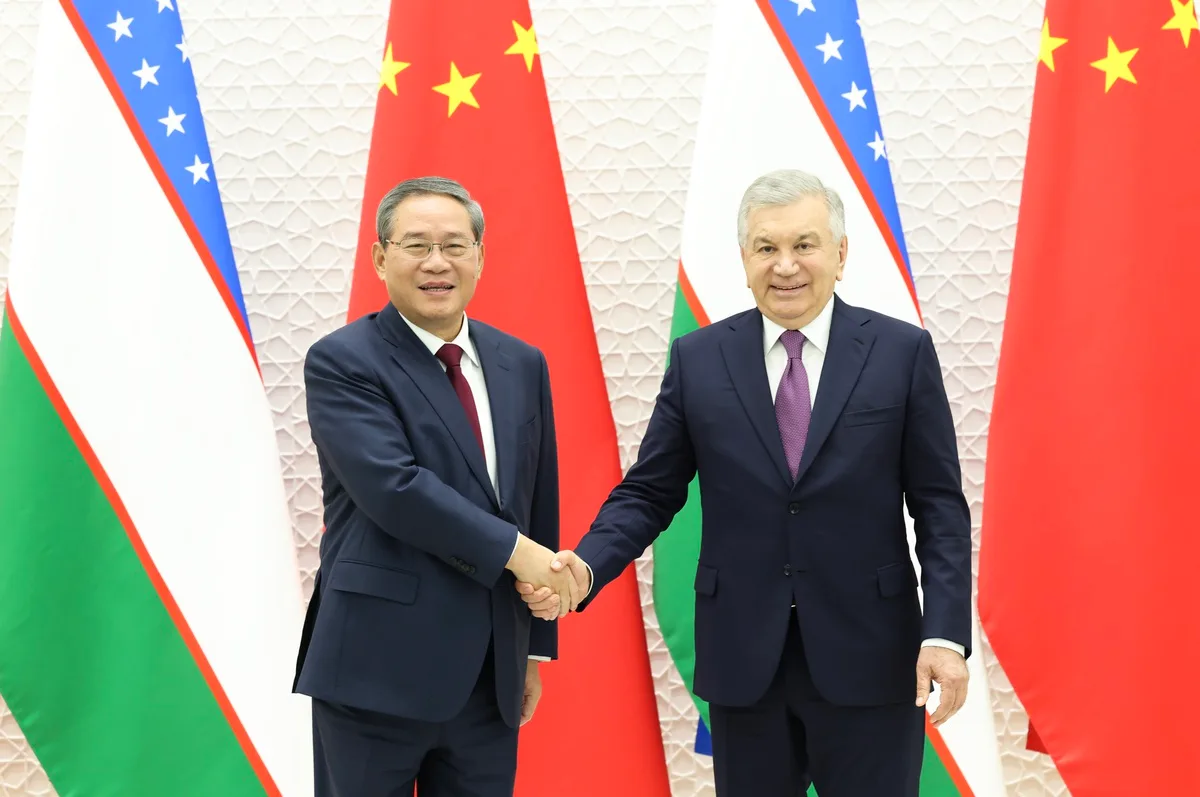 Li Qiang, Taşkent'te Mirziyoyev ile Çin-Kırgızistan-Özbekistan Demiryolu'nu görüştü
