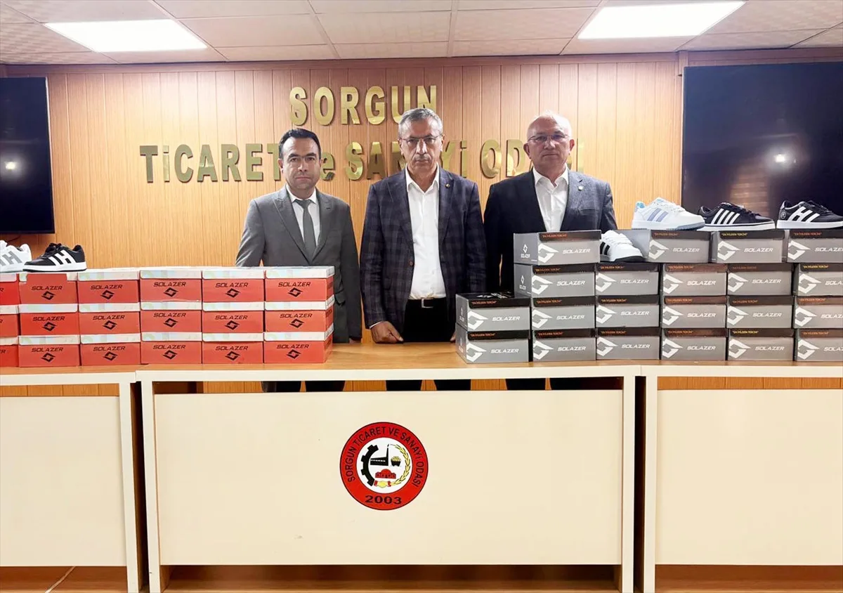 Sorgun TSO 340 çift spor ayakkabıyı öğrenciler için Milli Eğitim'e teslim etti
