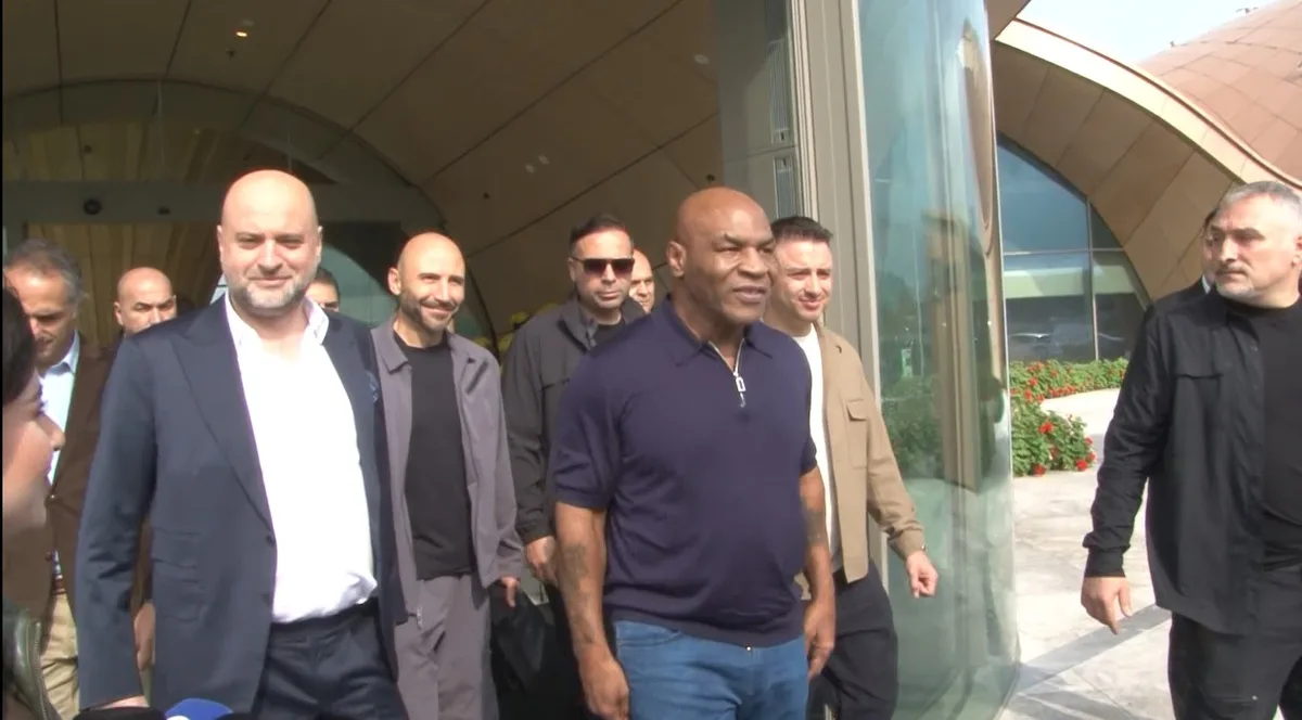 Mike Tyson ailesiyle İstanbul'a geldi, özel TV dizisinde rol alacak