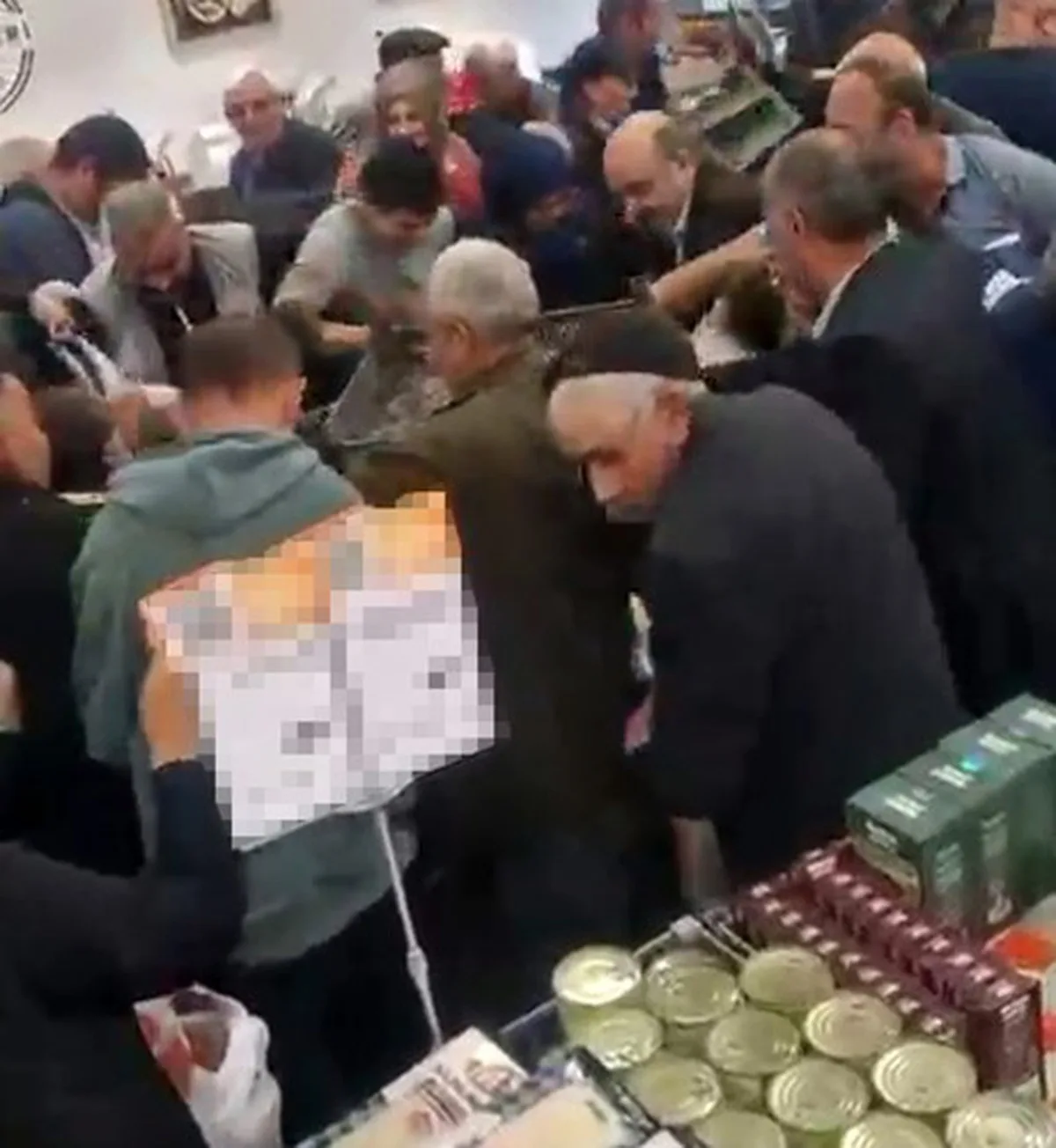 Iğdır'da 100 TL'lik palamut markette 40 TL'ye satılınca izdiham yaşandı