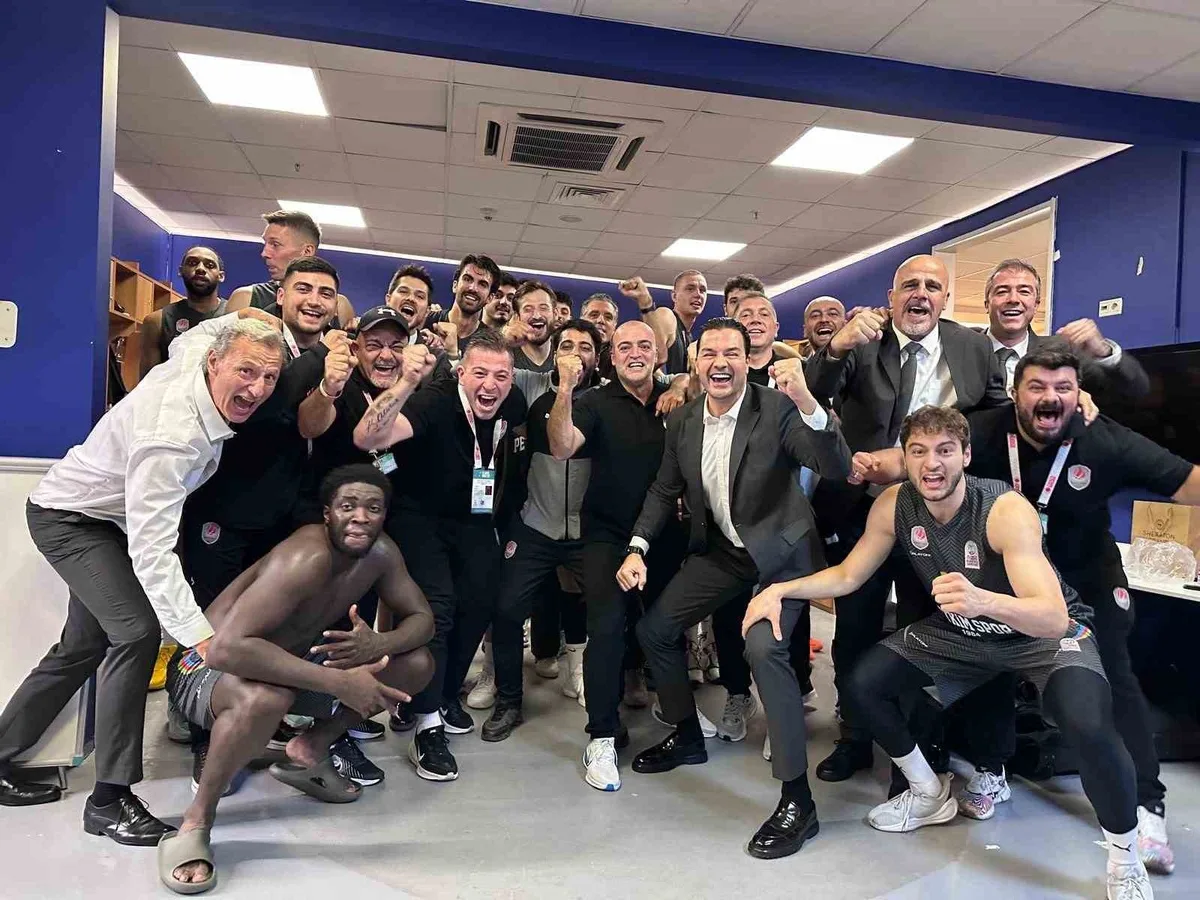 Aliağa Petkimspor, deplasmanda Fenerbahçe'yi 82-77 mağlup etti