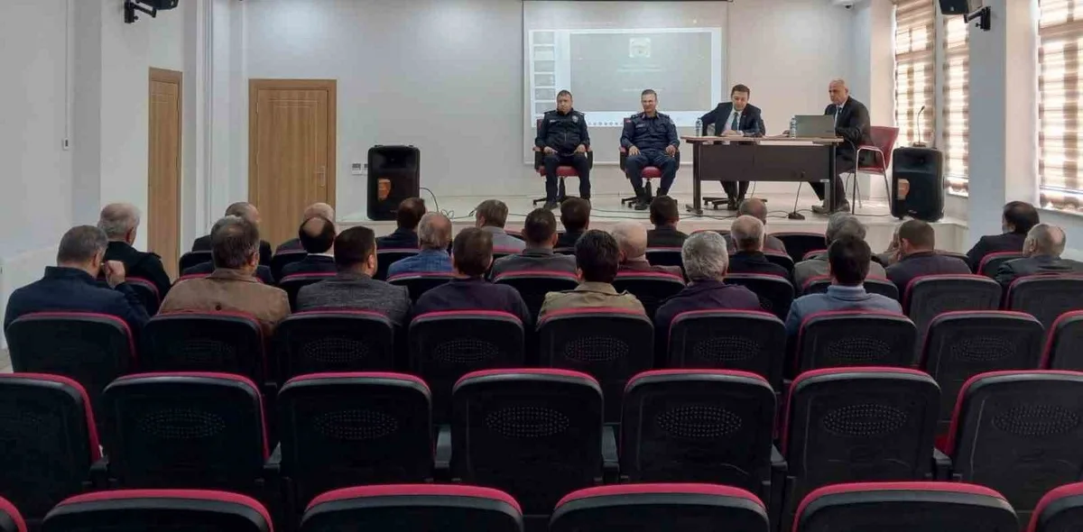 Aydıntepe'de Kaymakam Deniz Yıldırım muhtarlarla istişare toplantısı yaptı