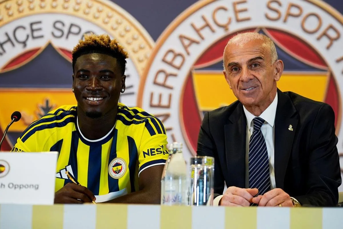 Kojo Peprah Oppong kimdir? Aké'nin yerine giren Fenerbahçe stoperi kaç yaşında?