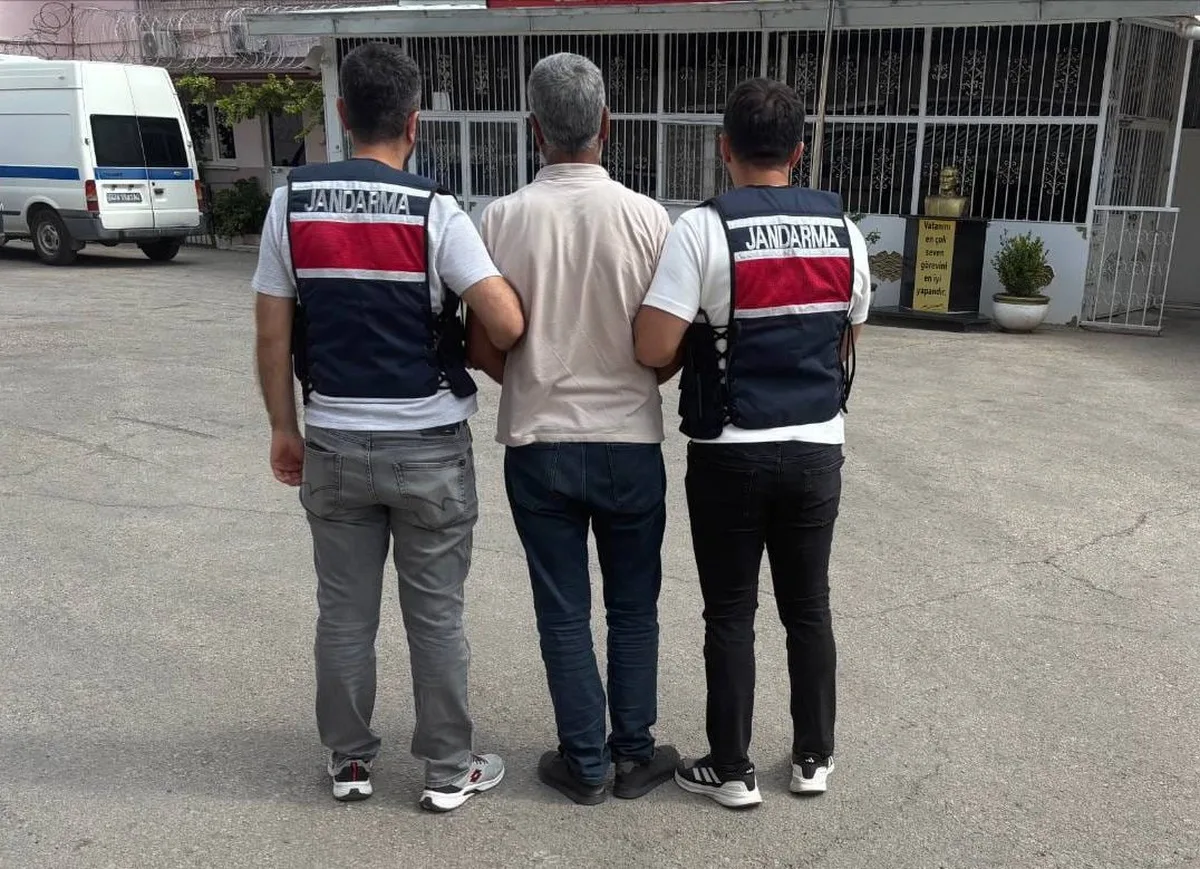 Jandarma ve MİT, Gaziantep'te 6 yıl 3 ay hapis cezasıyla aranan FETÖ üyesini yakaladı