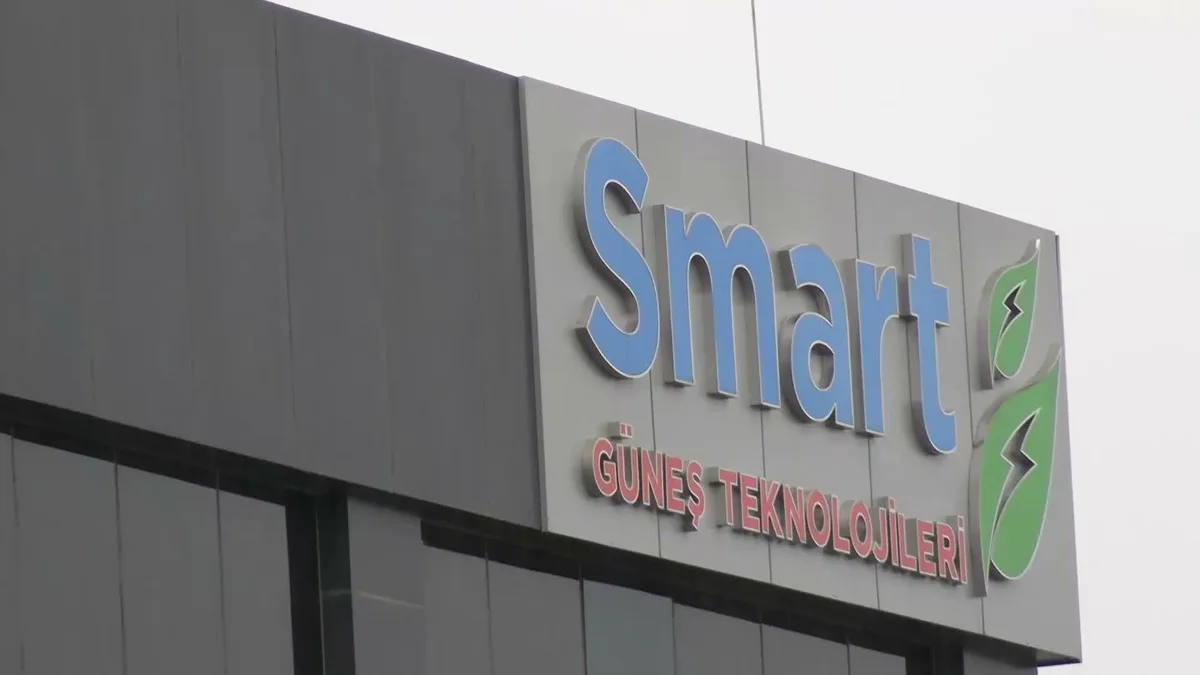 DİSK Başkanı Çerkezoğlu, Aliağa'daki Smart Solar işçilerine destek verdi