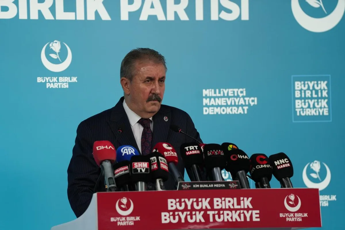 BBP Genel Başkanı Destici, 19 Ekim Muhtarlar Günü'nde muhtarlara başarı diledi